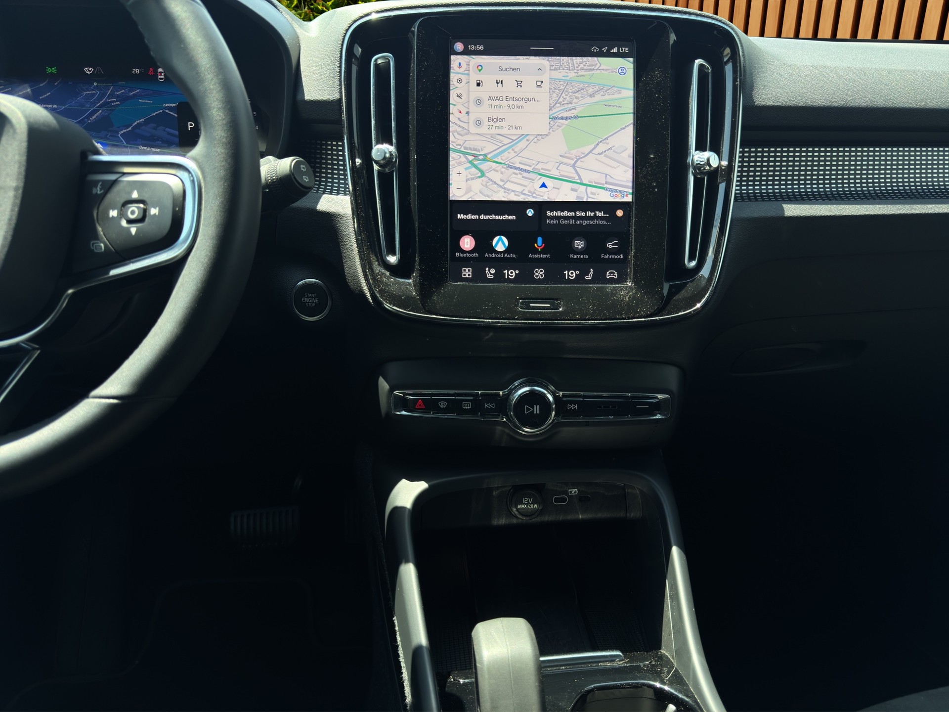 VOLVO XC40 2.0 B4 MH Plus Dark AWD-image-11