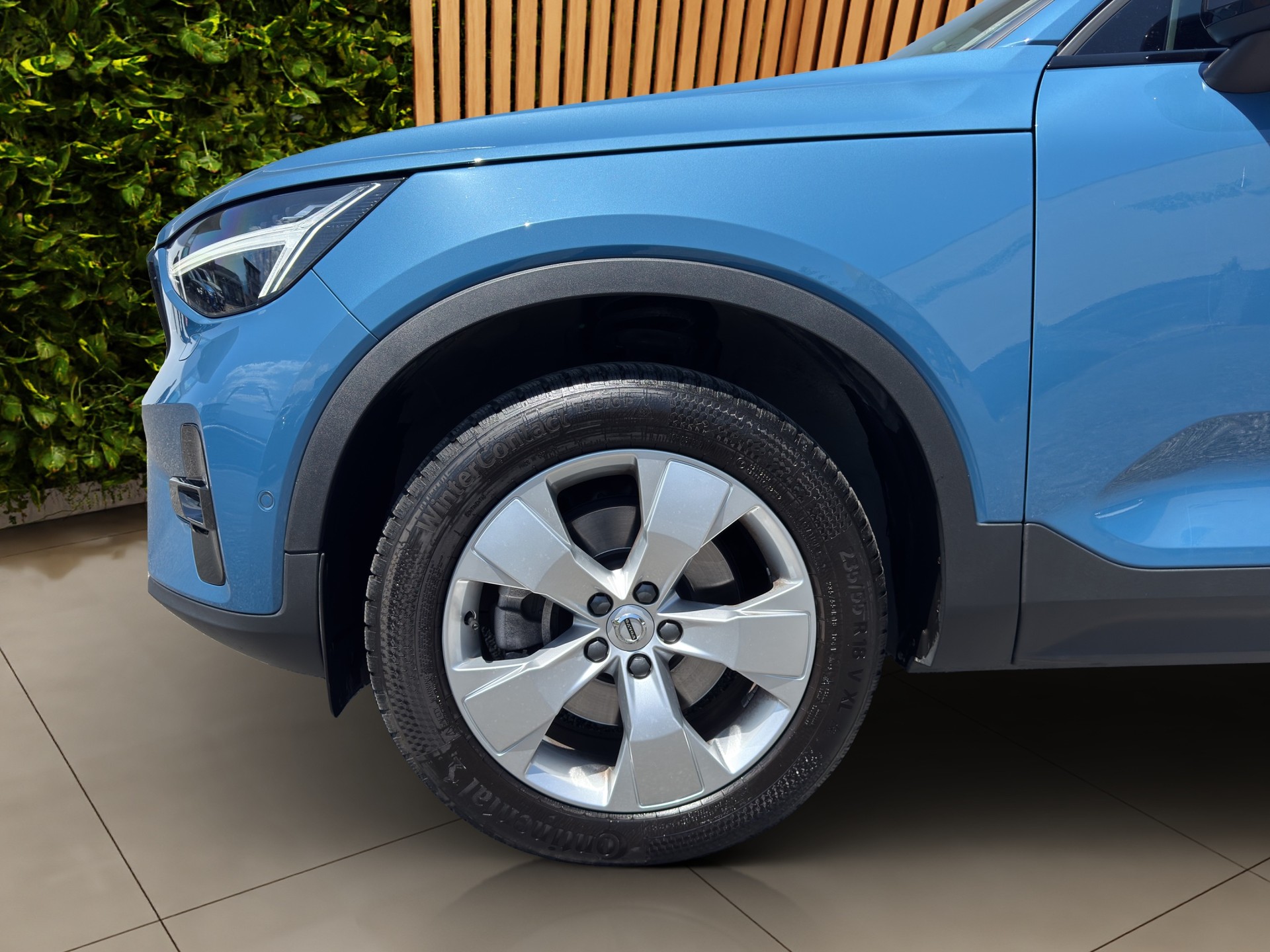 VOLVO XC40 2.0 B4 MH Plus Dark AWD-image-7