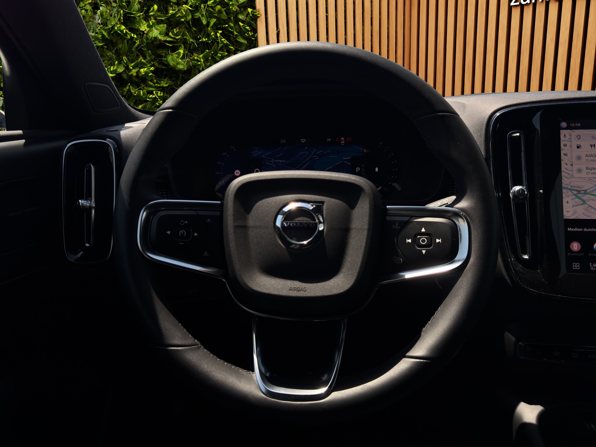 VOLVO XC40 2.0 B4 MH Plus Dark AWD-image-10