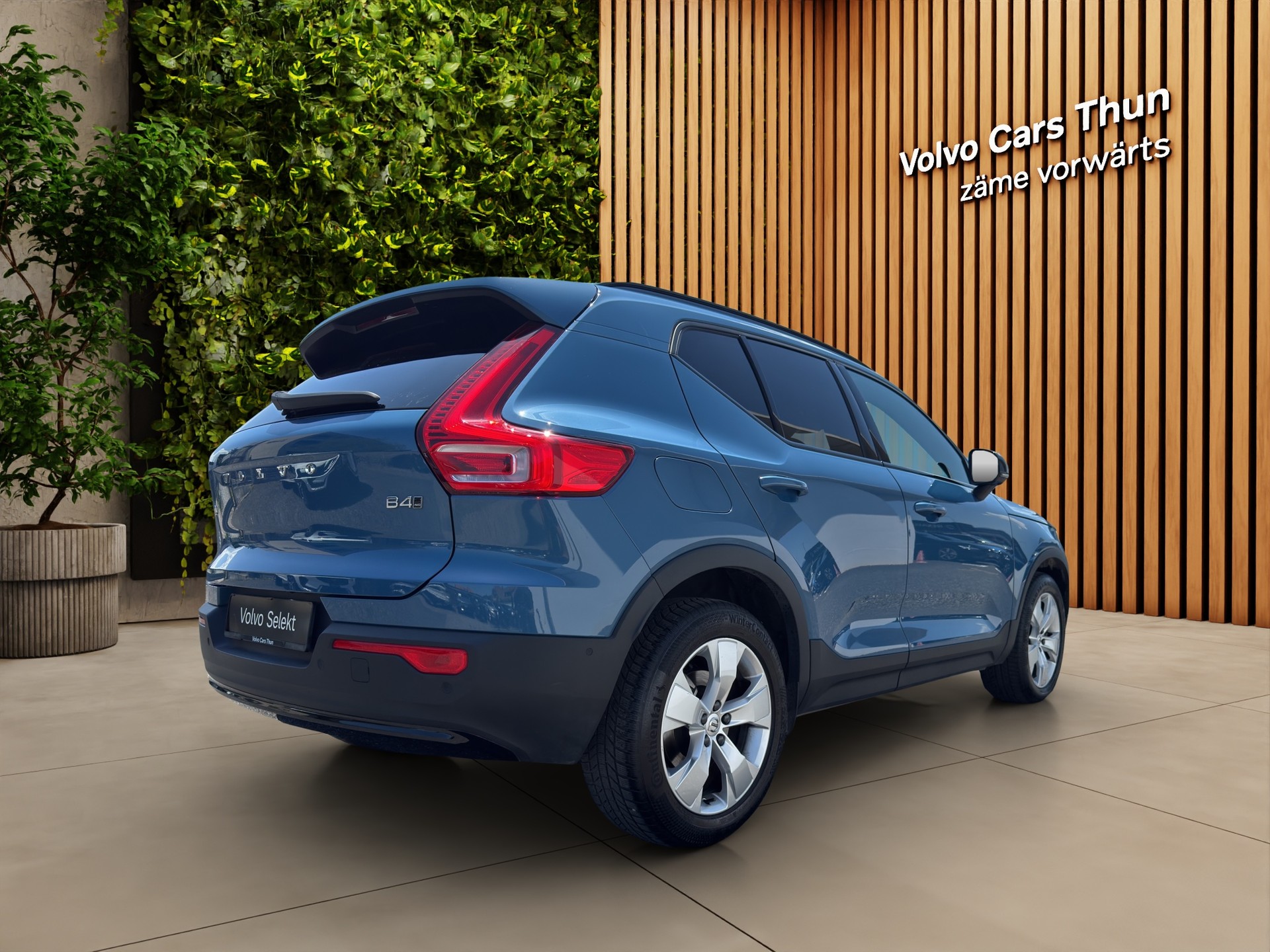 VOLVO XC40 2.0 B4 MH Plus Dark AWD-image-5