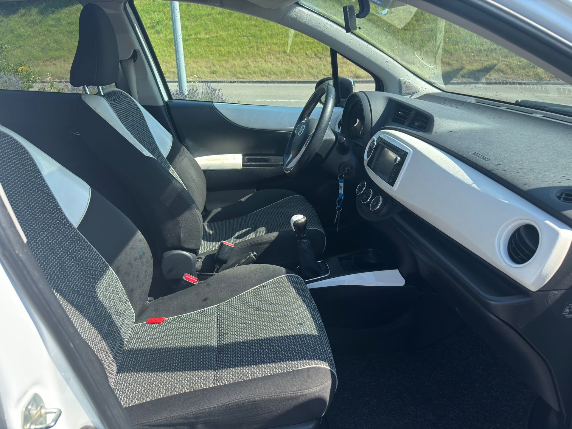 TOYOTA Yaris 1.33 Trend-image-8