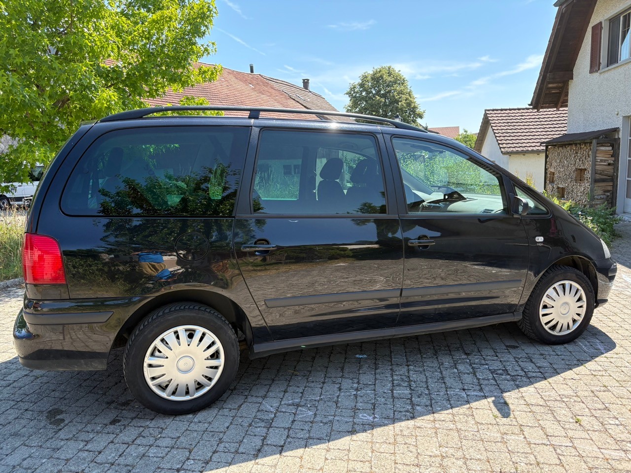SEAT 1.9 TDI Reference-image-1