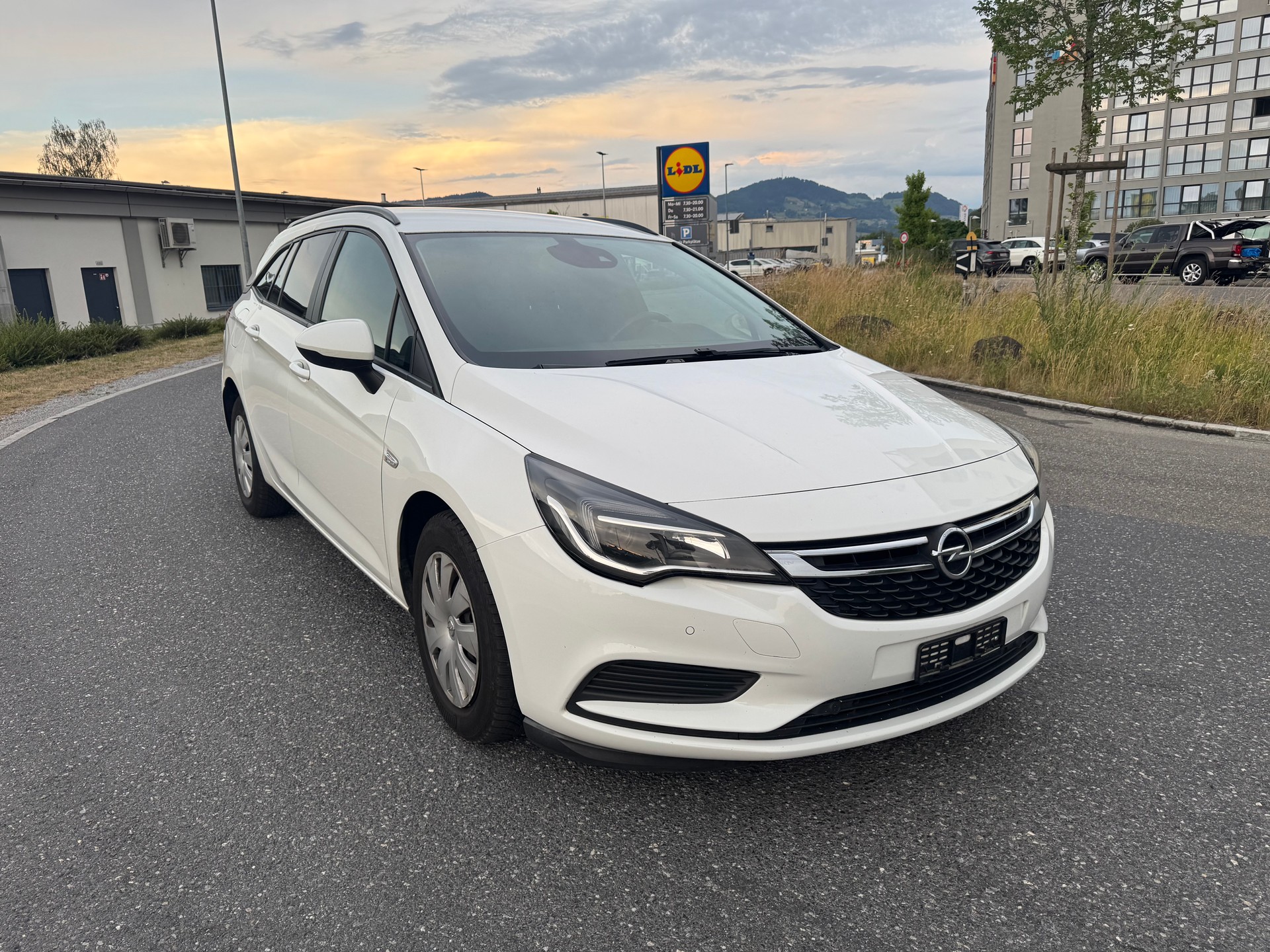 OPEL Astra Sports Tourer 1.6 CDTi ecoF Enjoy-image-4