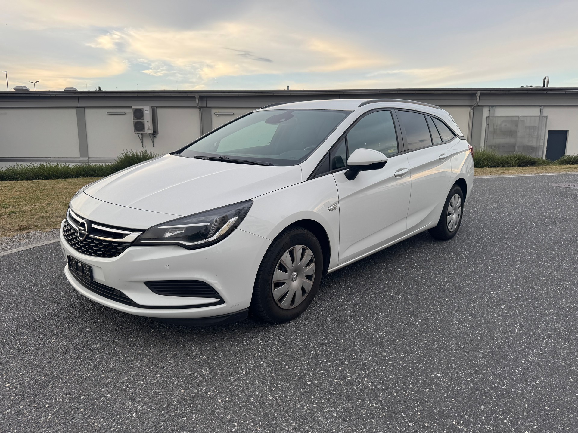 OPEL Astra Sports Tourer 1.6 CDTi ecoF Enjoy-image-0