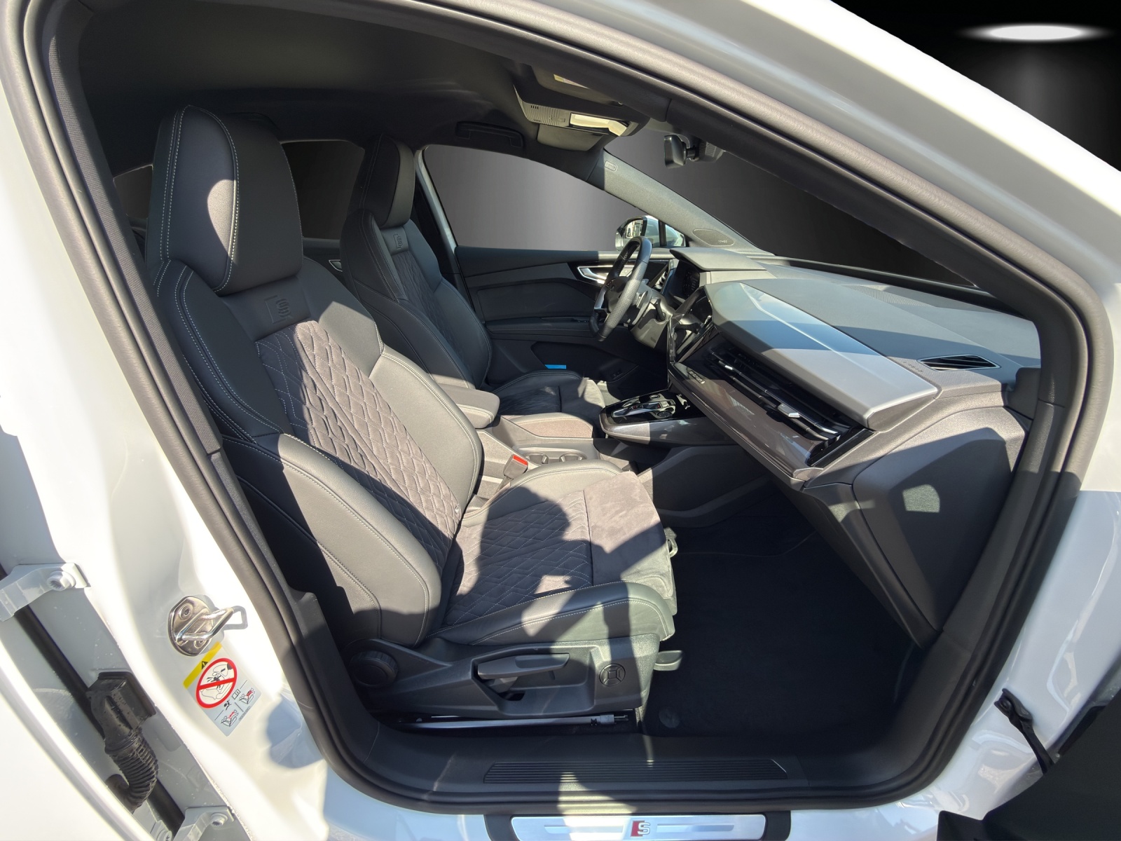 AUDI Q4 Sportback e-tron 50 quattro-image-8