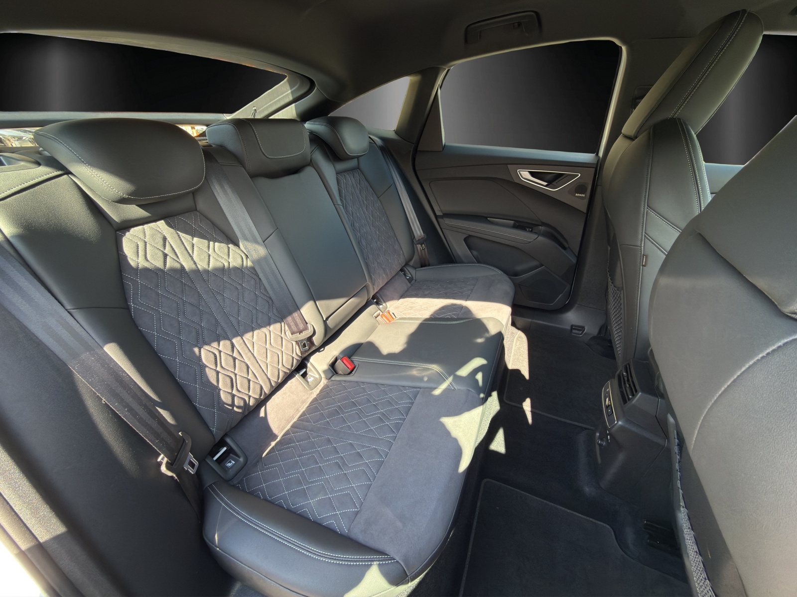 AUDI Q4 Sportback e-tron 50 quattro-image-7