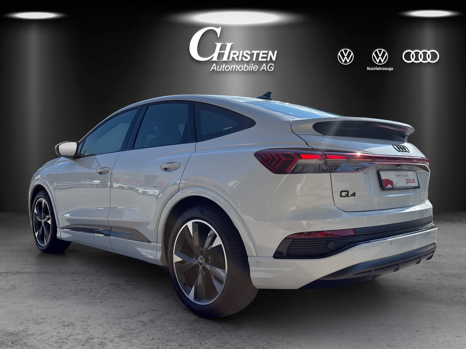 AUDI Q4 Sportback e-tron 50 quattro-showroom-element-3