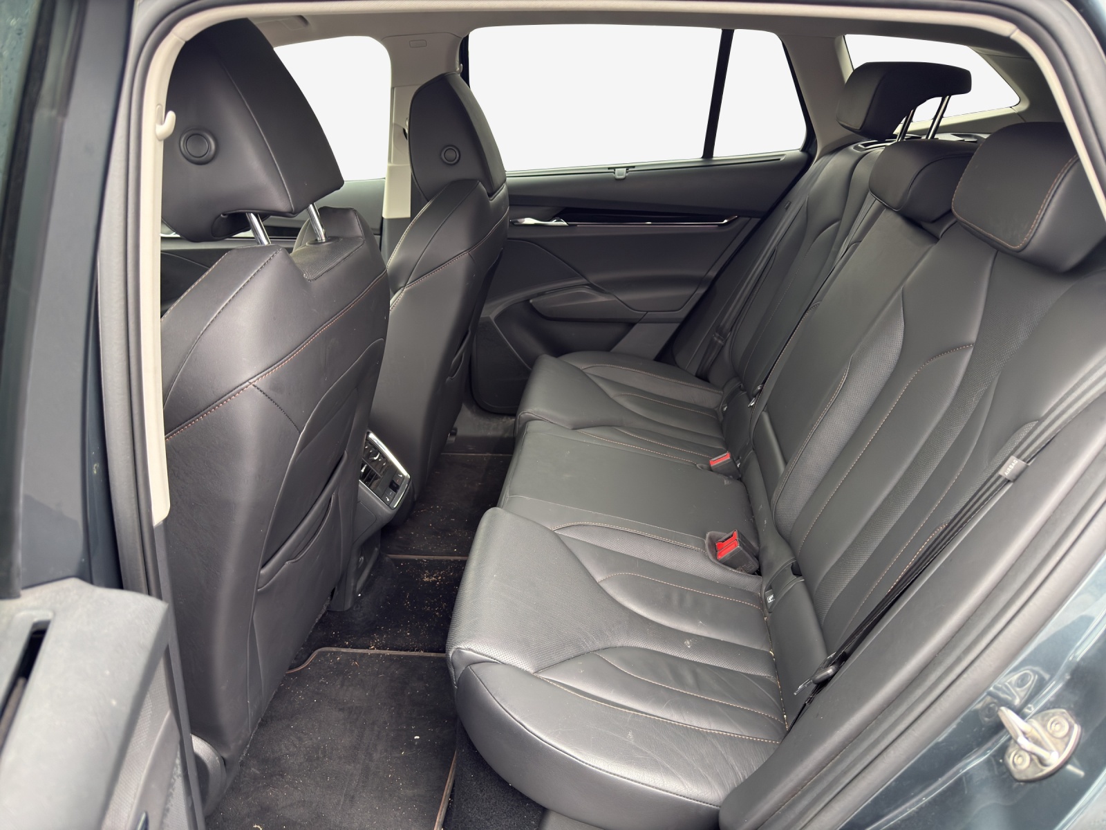 SKODA Enyaq iV 80-image-8