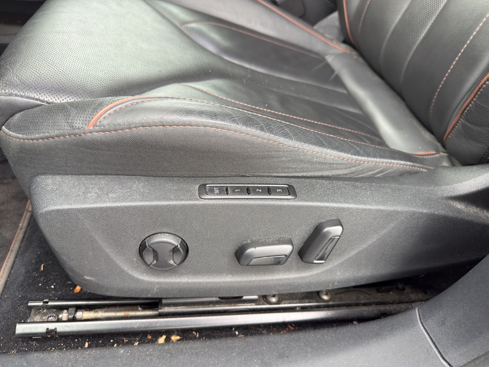 SKODA Enyaq iV 80-image-12