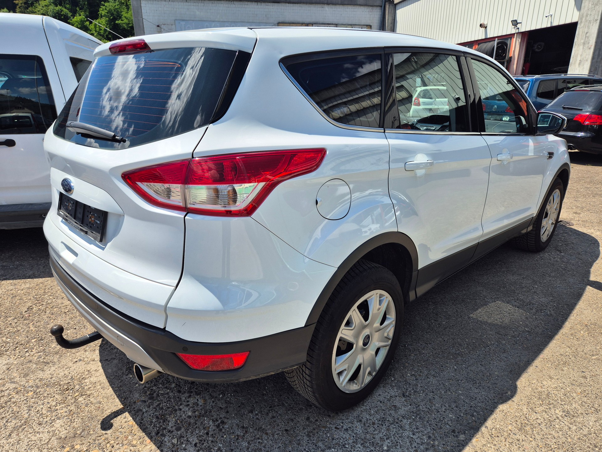 FORD Kuga 2.0 TDCi Carving 4WD PowerShift-image-3
