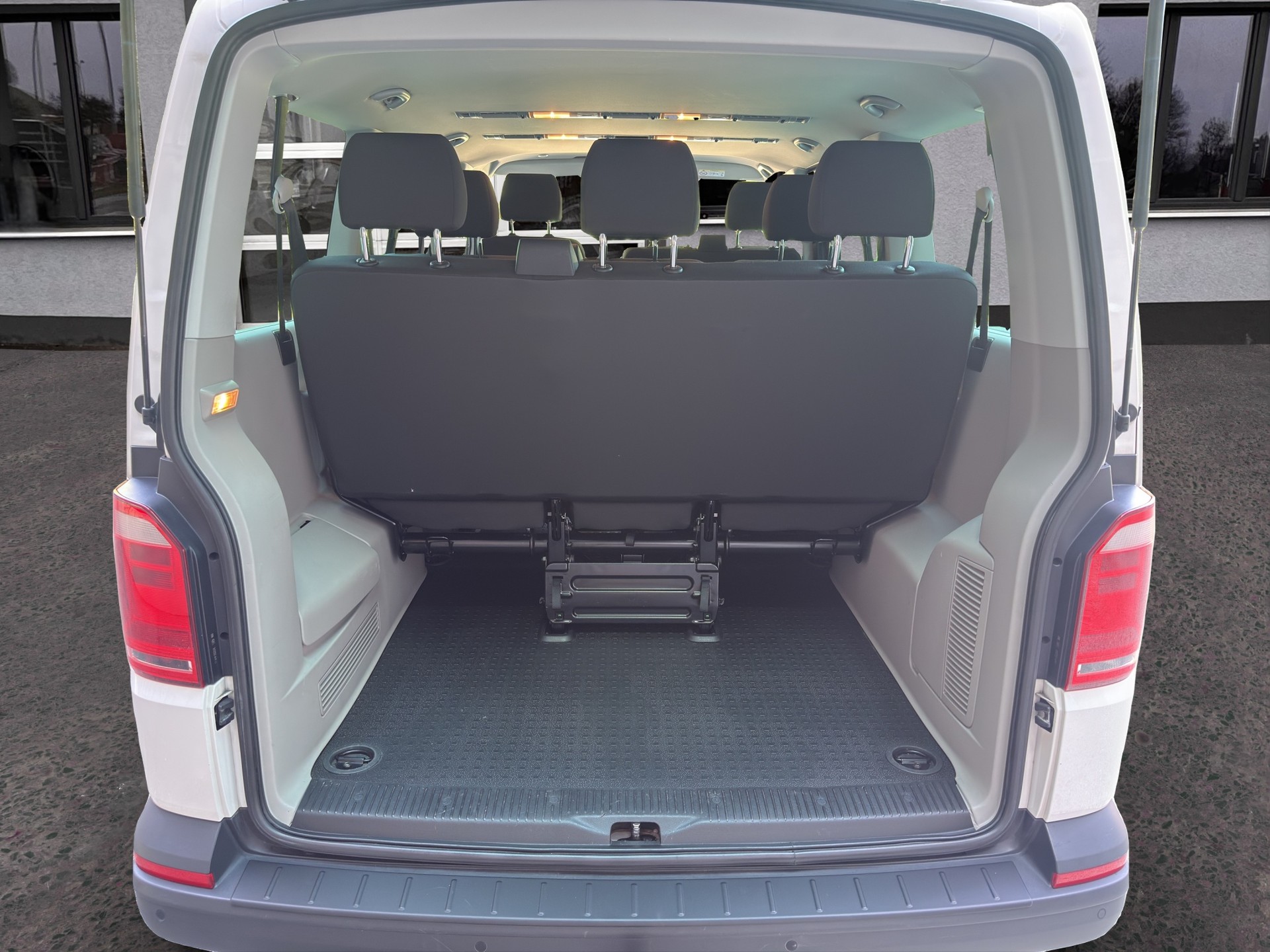 VW T6 Caravelle 2.0 TDI Trendline Liberty DSG-image-21