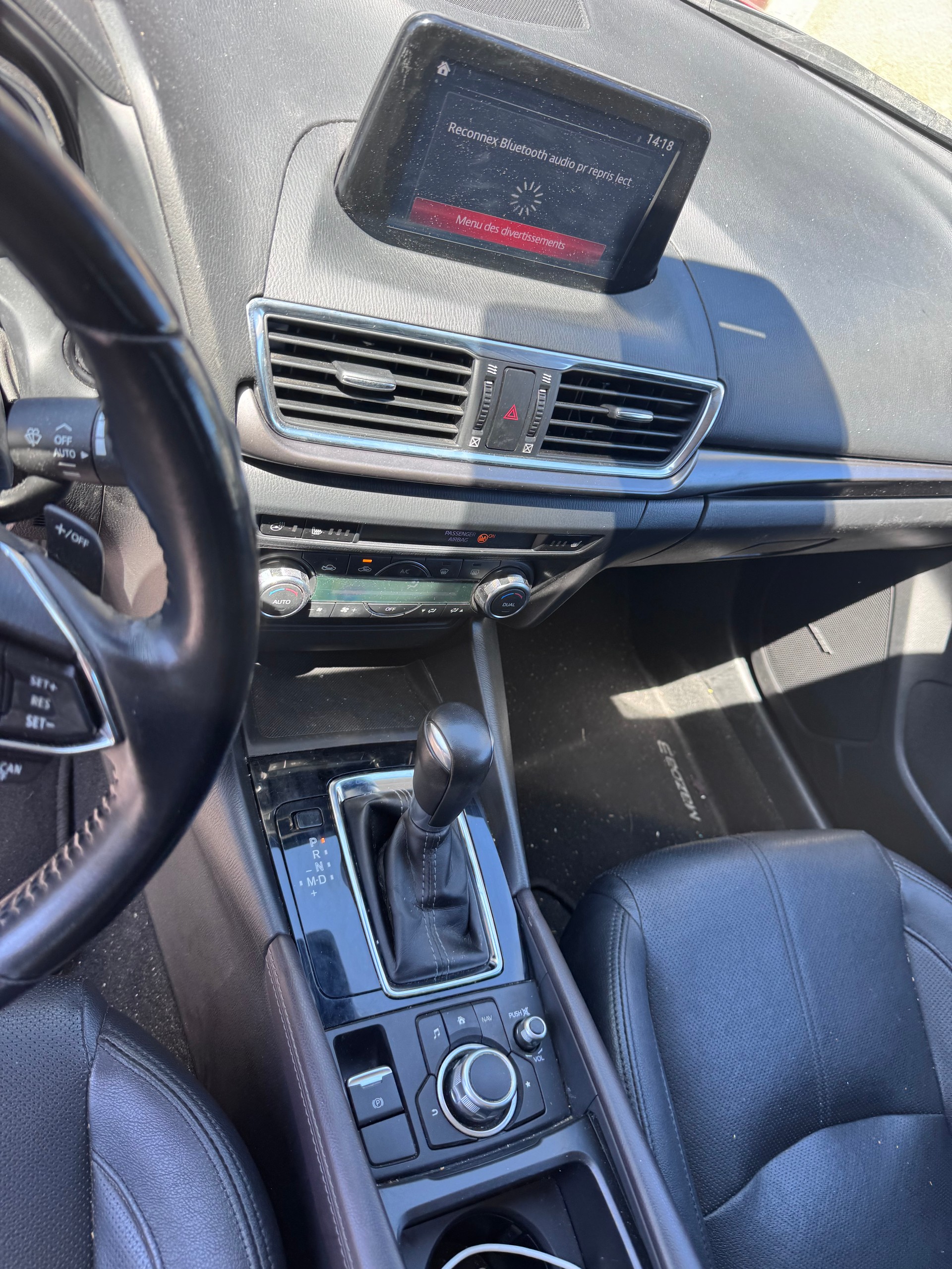 MAZDA 3 SKYACTIV-D 150 Revolution Automat-image-12