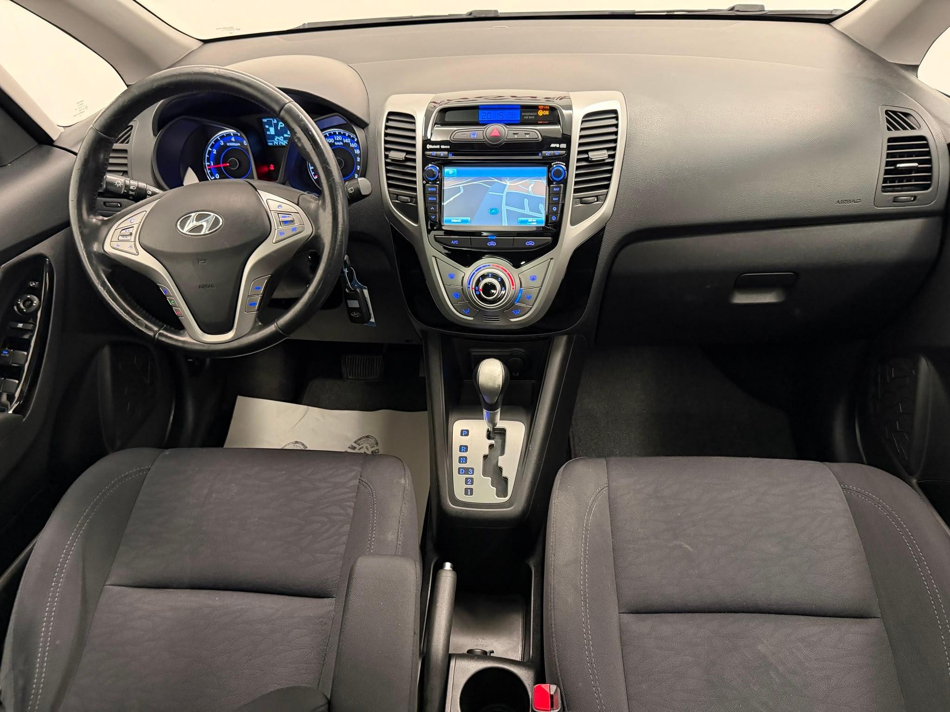 HYUNDAI ix20 1.6 Style-image-13