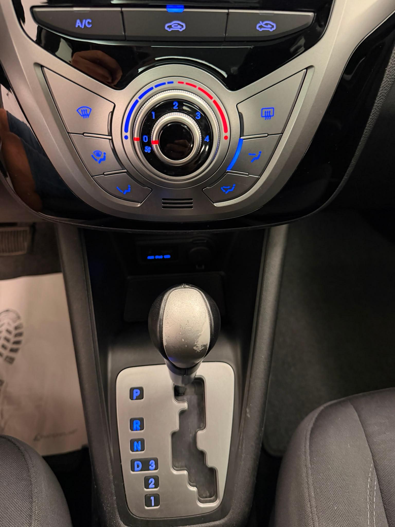 HYUNDAI ix20 1.6 Style-image-16
