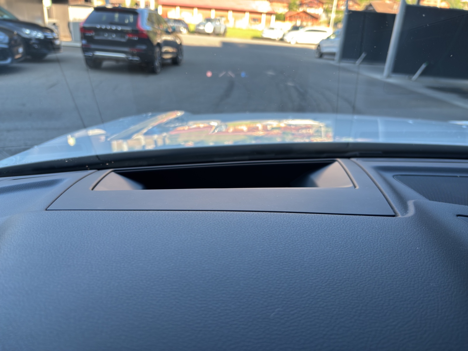 VW Touareg 3.0 TSI eHybrid R Tiptronic-image-5