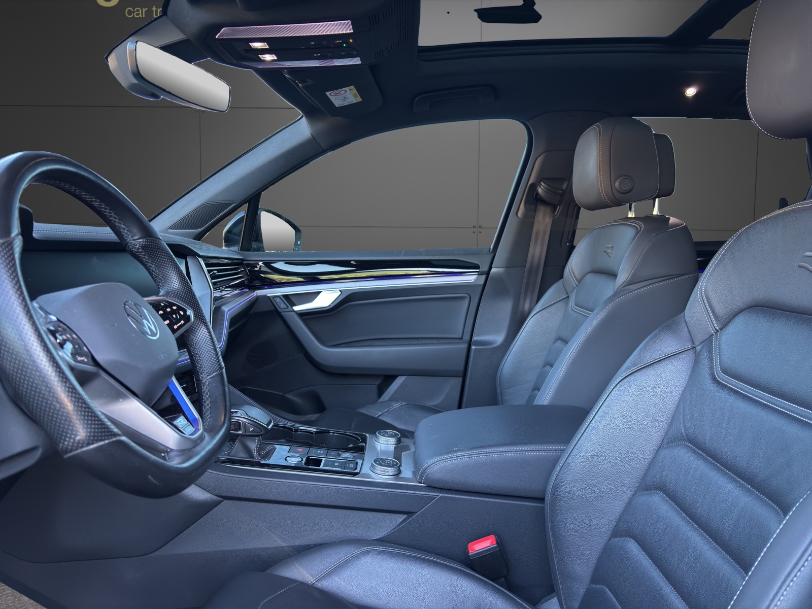 VW Touareg 3.0 TSI eHybrid R Tiptronic-image-2