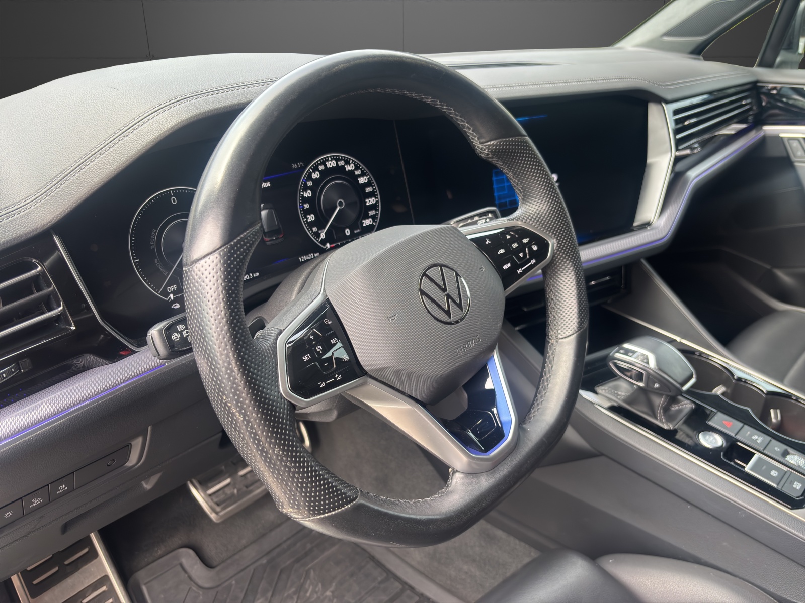 VW Touareg 3.0 TSI eHybrid R Tiptronic-image-3