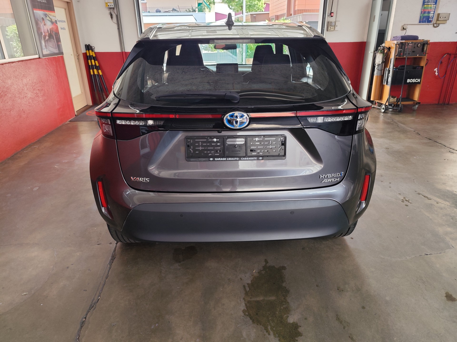 TOYOTA Yaris Cross 1.5 Trend e-CVT AWDi-image-3