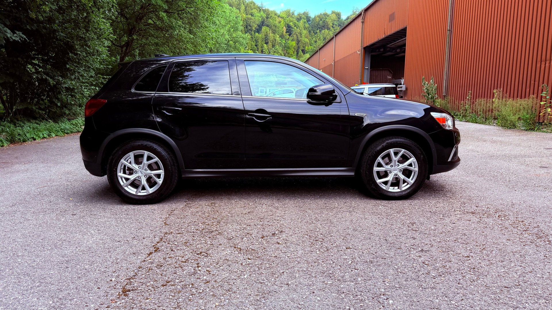 MITSUBISHI ASX 2.2 DID Celebration 300K 4WD Automatic-image-7