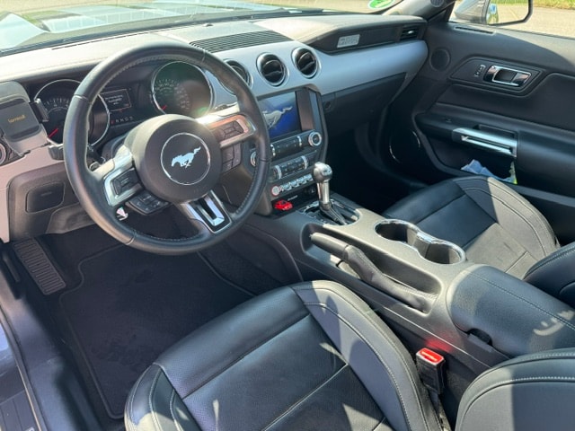 FORD Mustang Fastback 5.0 V8 GT Automat-image-4