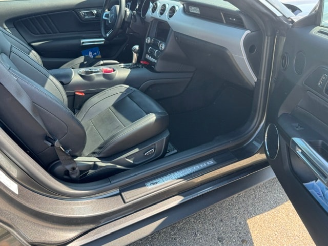 FORD Mustang Fastback 5.0 V8 GT Automat-image-5