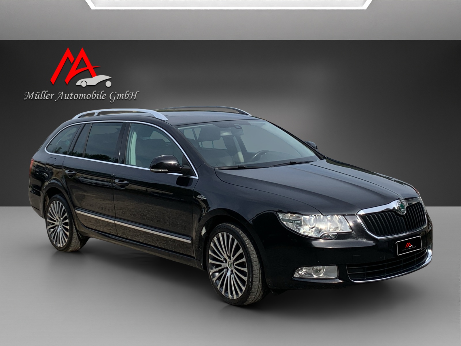 SKODA Superb Combi 3.6 FSI Laurin & Klement 4x4 DSG-image-1