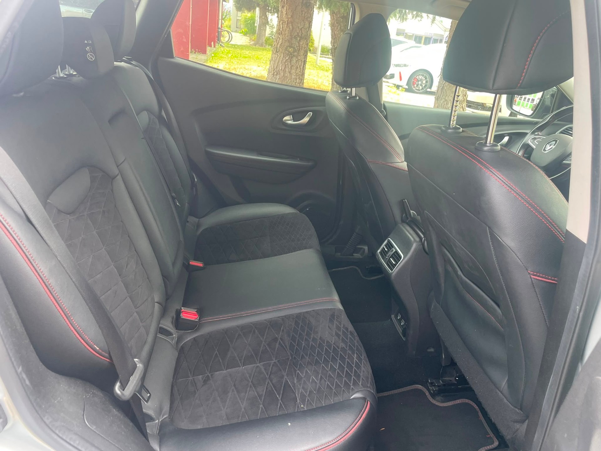 RENAULT Kadjar 1.3 16V Turbo Black Edition EDC-image-11