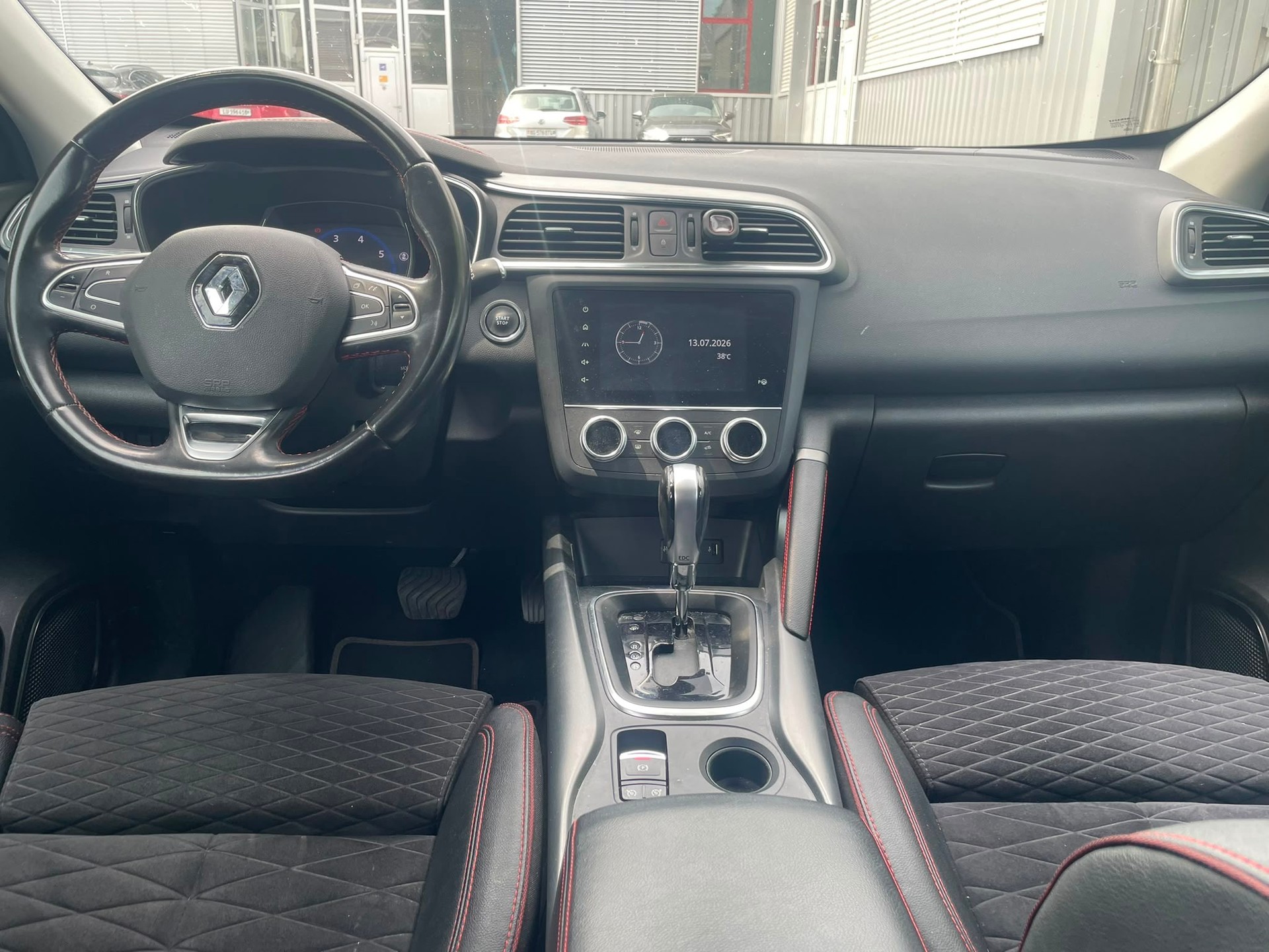 RENAULT Kadjar 1.3 16V Turbo Black Edition EDC-image-6