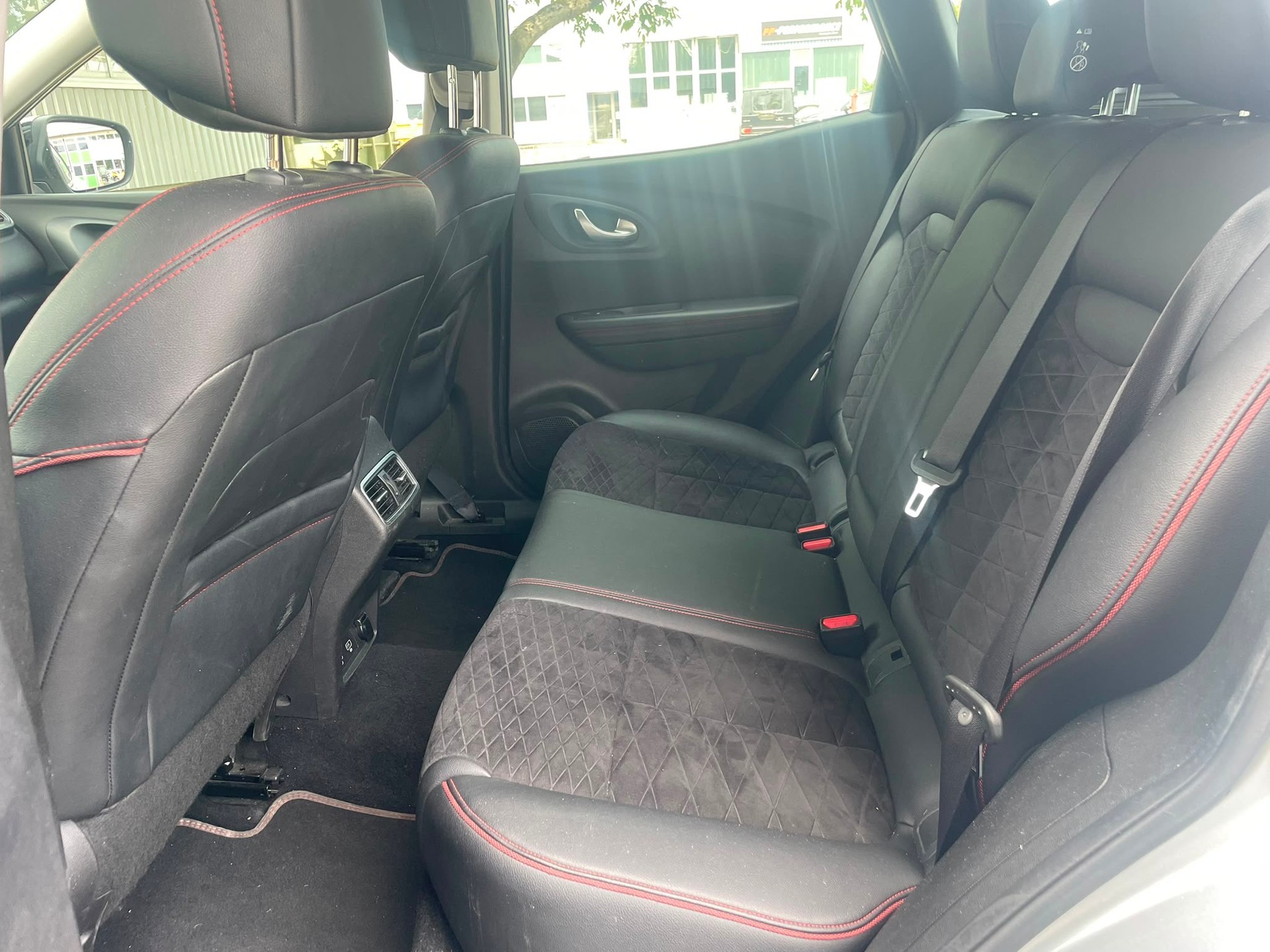 RENAULT Kadjar 1.3 16V Turbo Black Edition EDC-image-10