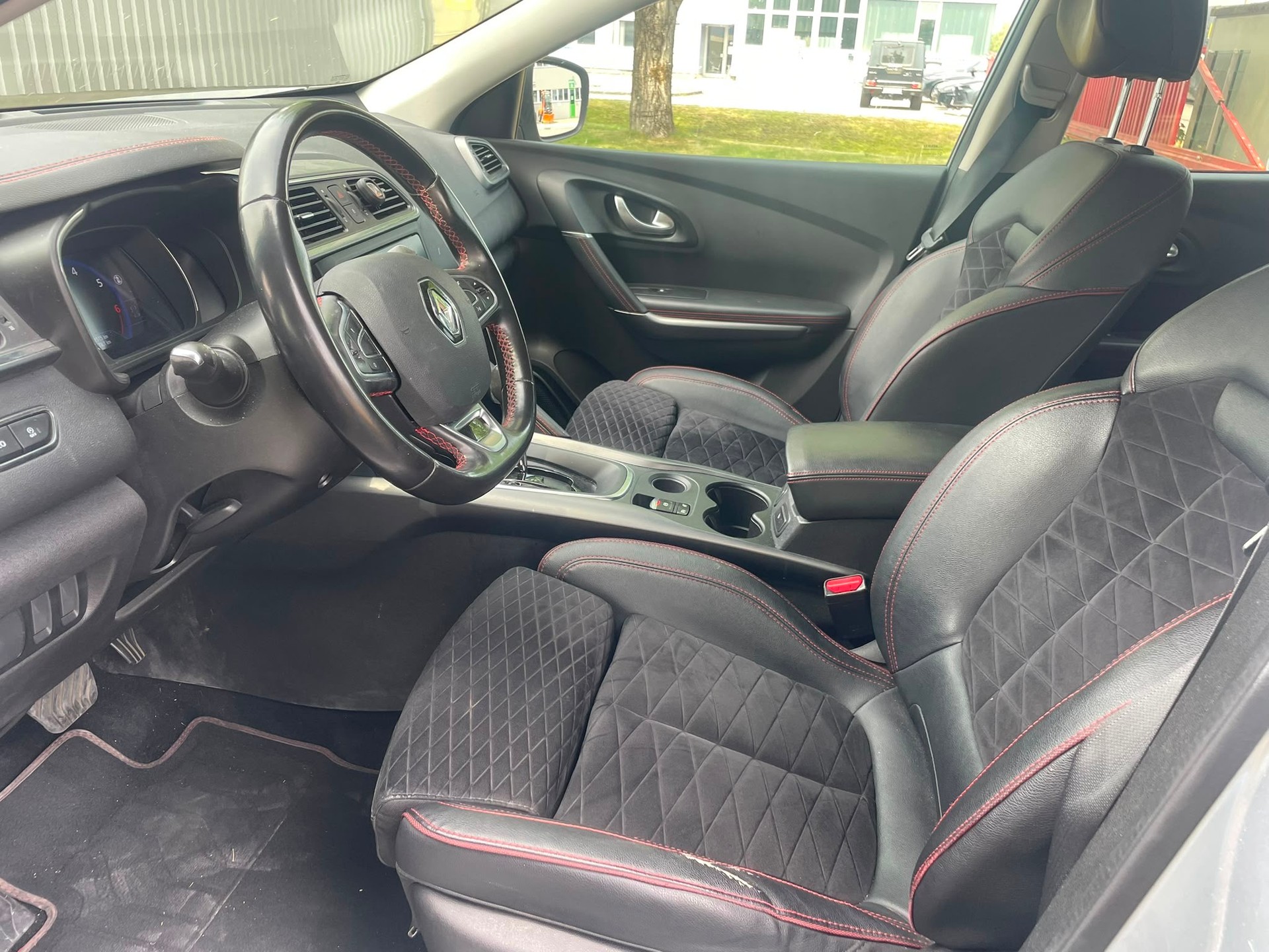 RENAULT Kadjar 1.3 16V Turbo Black Edition EDC-image-8