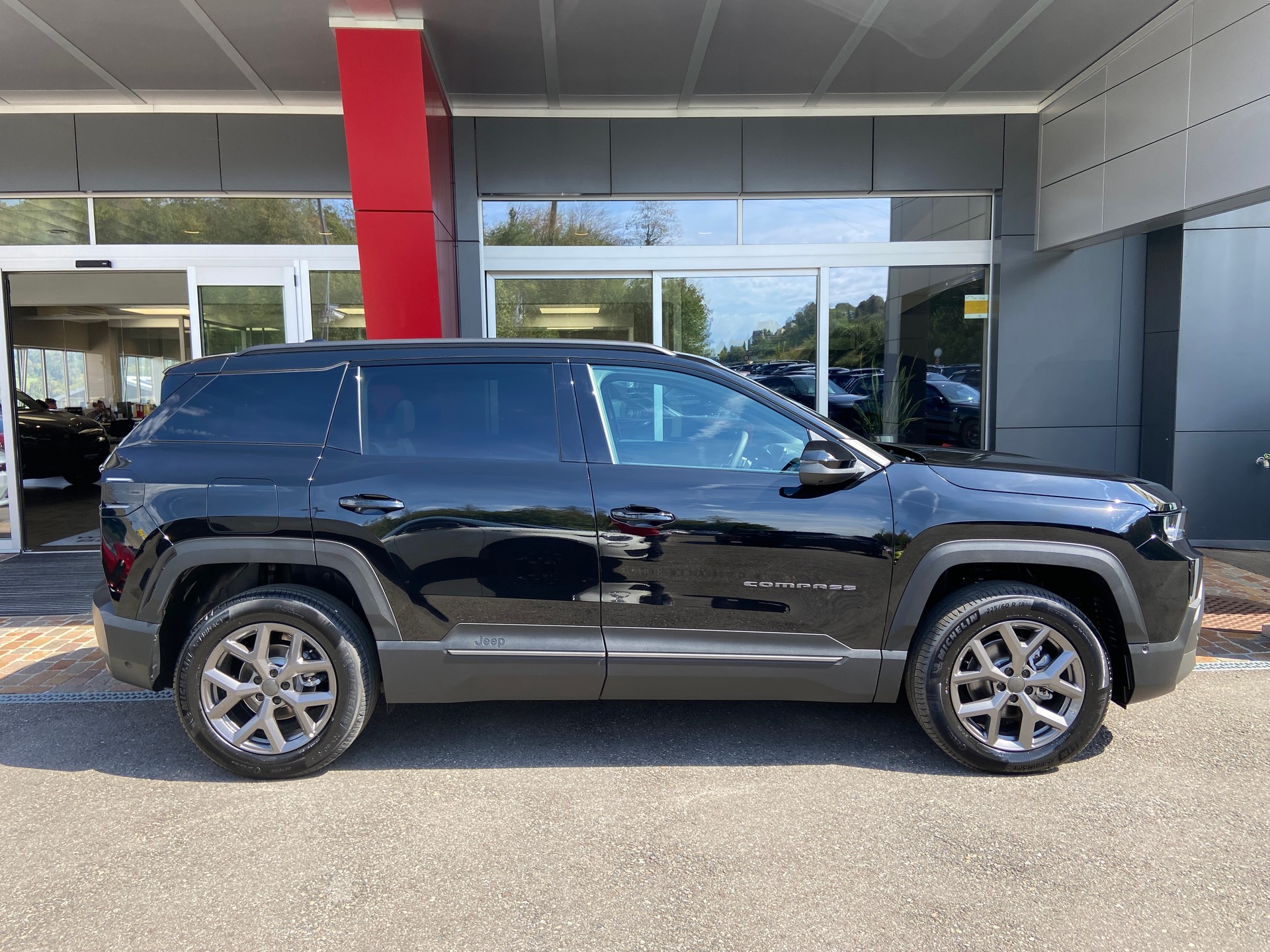 JEEP Compass 1.2 T e-Hybrid Summit Premium Sky-image-17