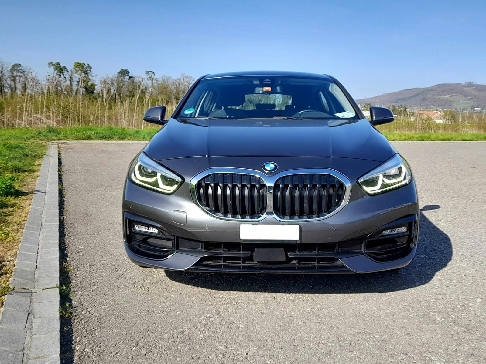 BMW 118i-image-1