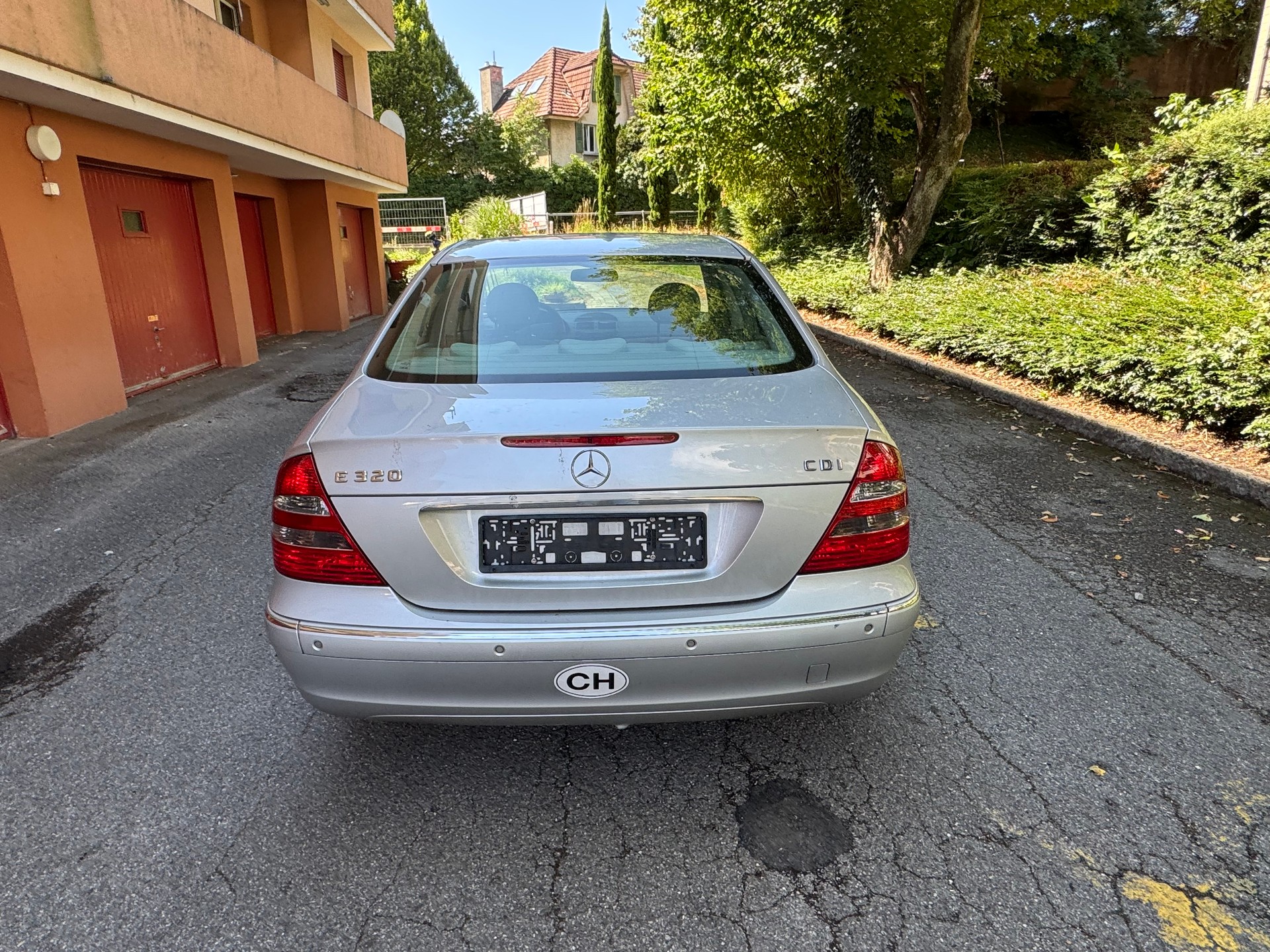 MERCEDES-BENZ E 320 CDI Avantgarde Automatic-image-4