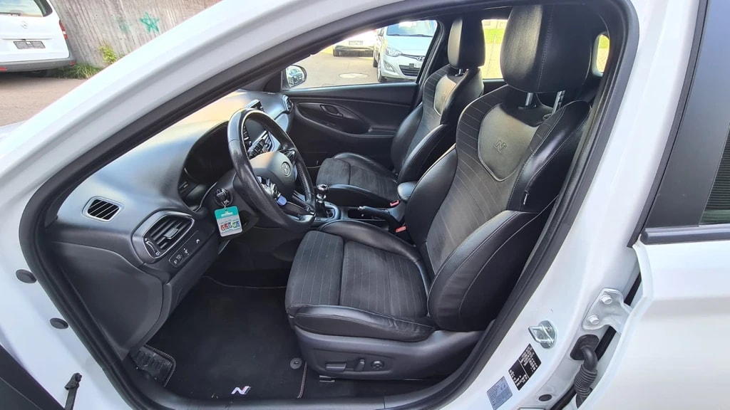 HYUNDAI i30 N 2.0 T-GDi ** Teil-Leder ** Gr-Navi ** RF-Kamera ** Sitzmemory ** Lenkrad-Heizung ** Frisch Ab MFK & Service **-image-18