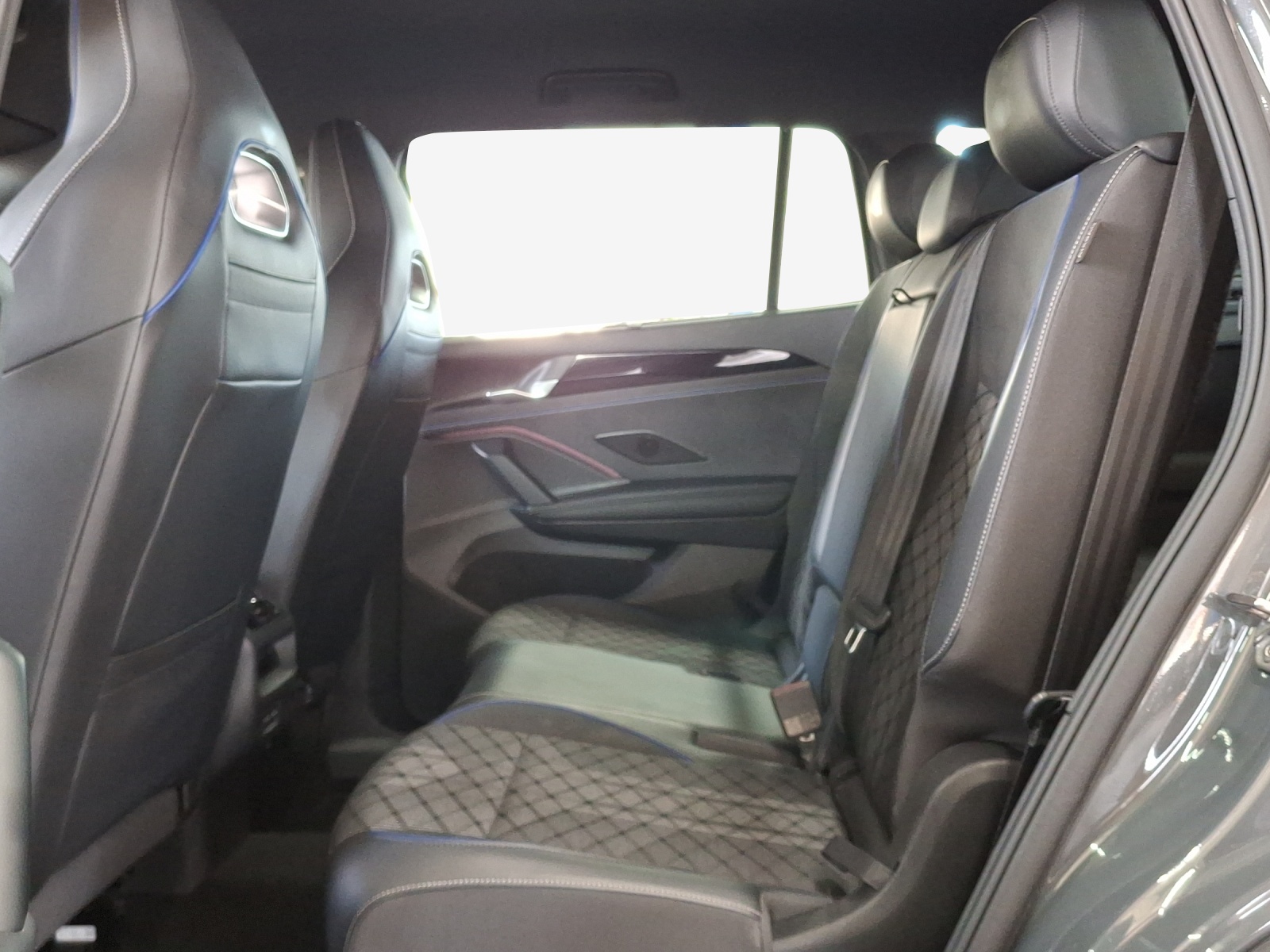 VW Tayron 2.0 TSI R-Line DSG 4Motion-image-11