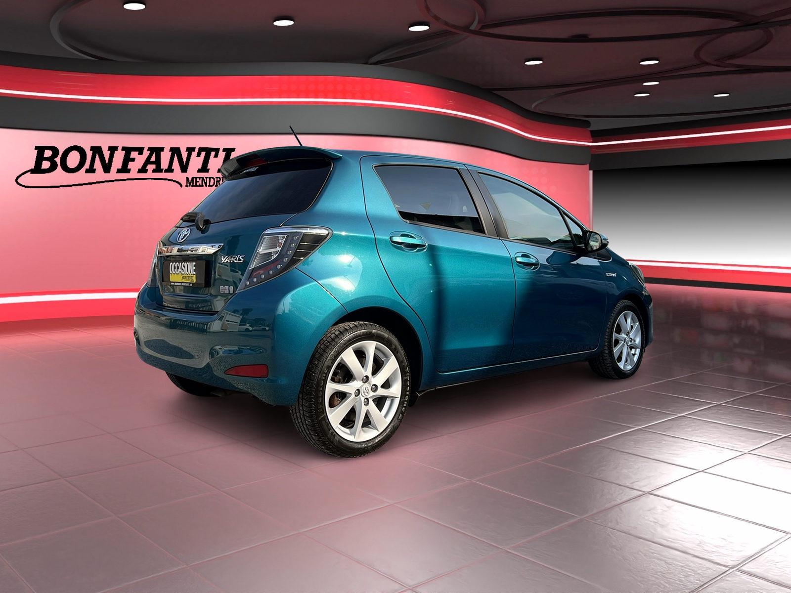 TOYOTA Yaris 1.5 VVT-i HSD Sol Premium-image-10