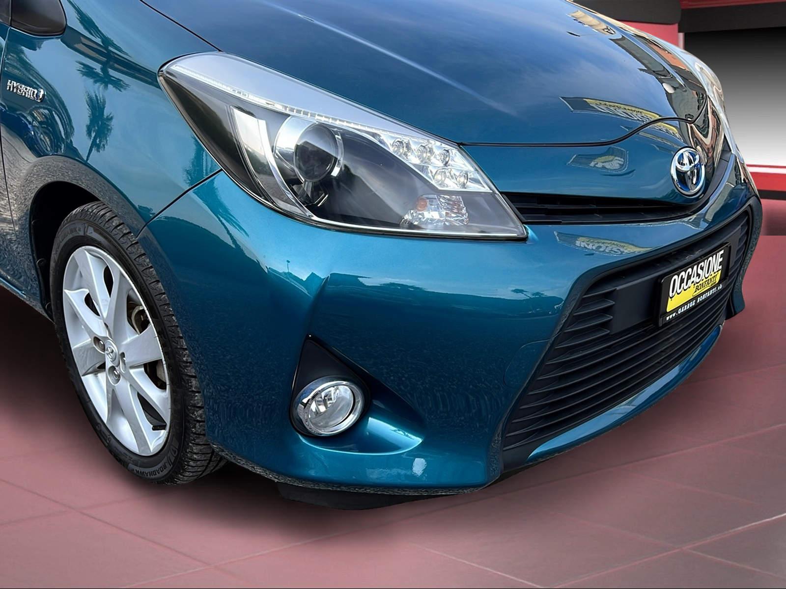 TOYOTA Yaris 1.5 VVT-i HSD Sol Premium-image-11