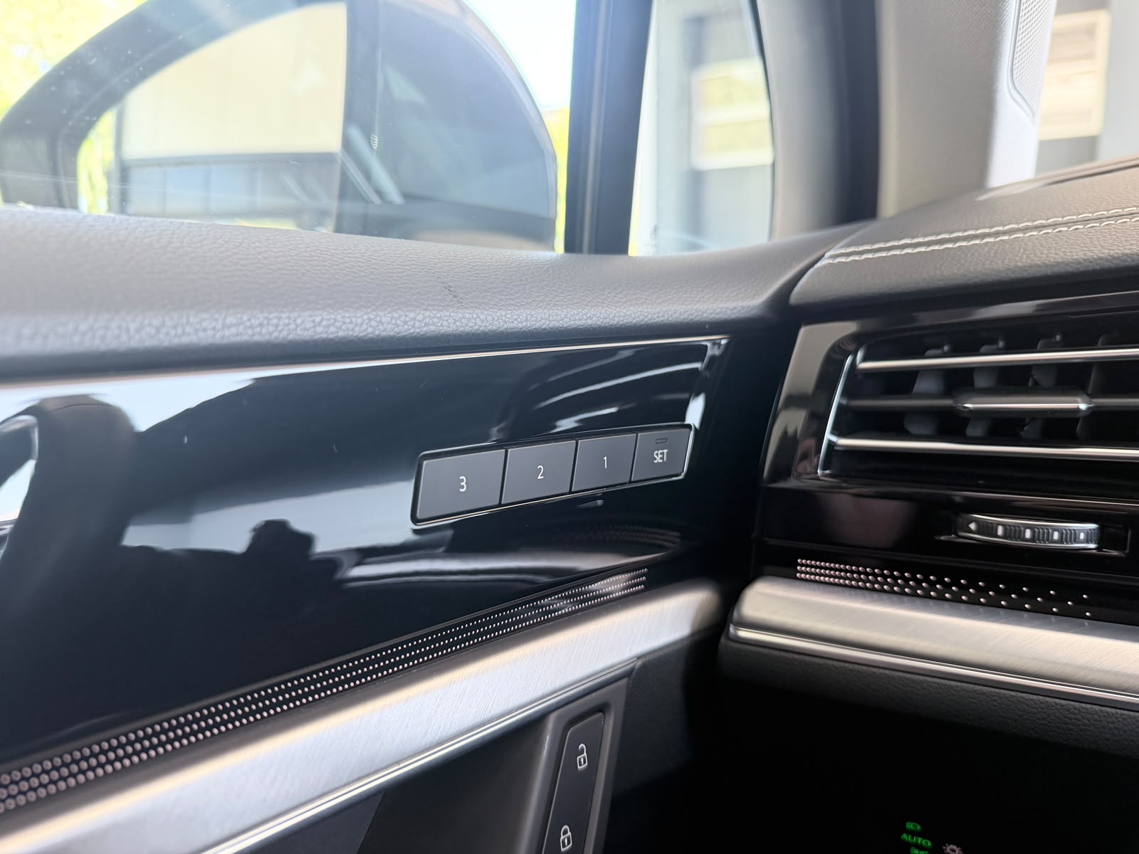 VW Touareg 3.0 V6 TDI Elegance-image-7