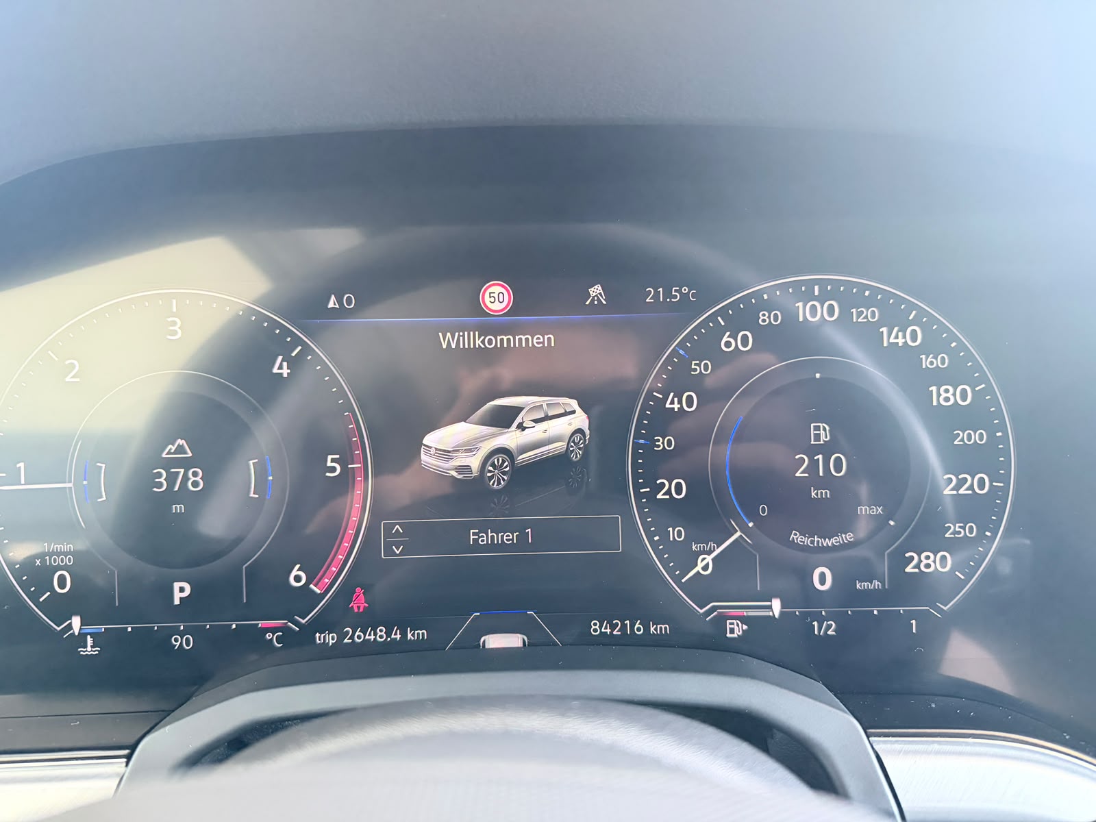 VW Touareg 3.0 V6 TDI Elegance-image-8