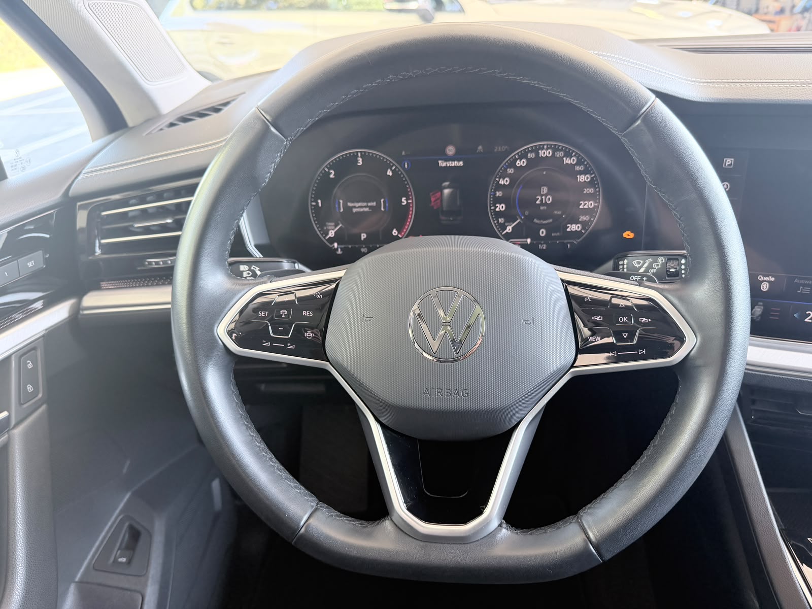 VW Touareg 3.0 V6 TDI Elegance-image-5
