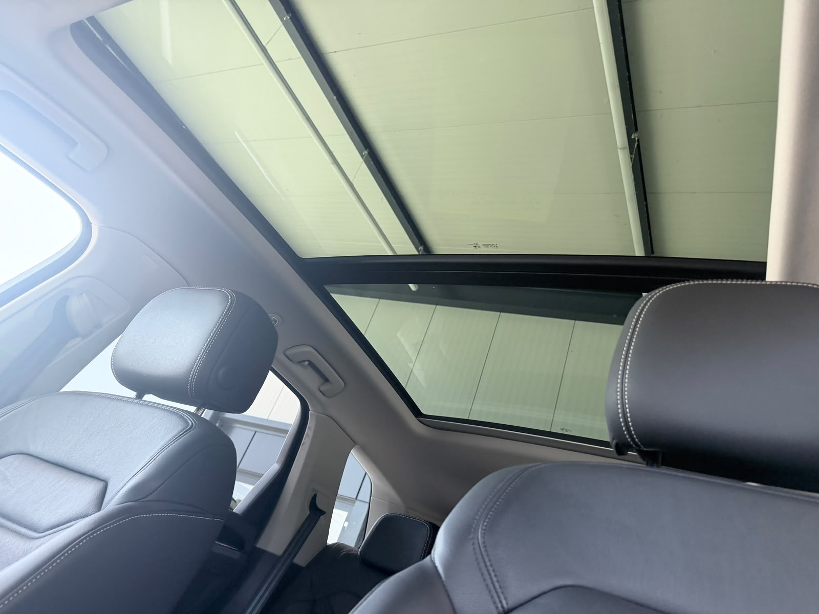 VW Touareg 3.0 V6 TDI Elegance-image-6