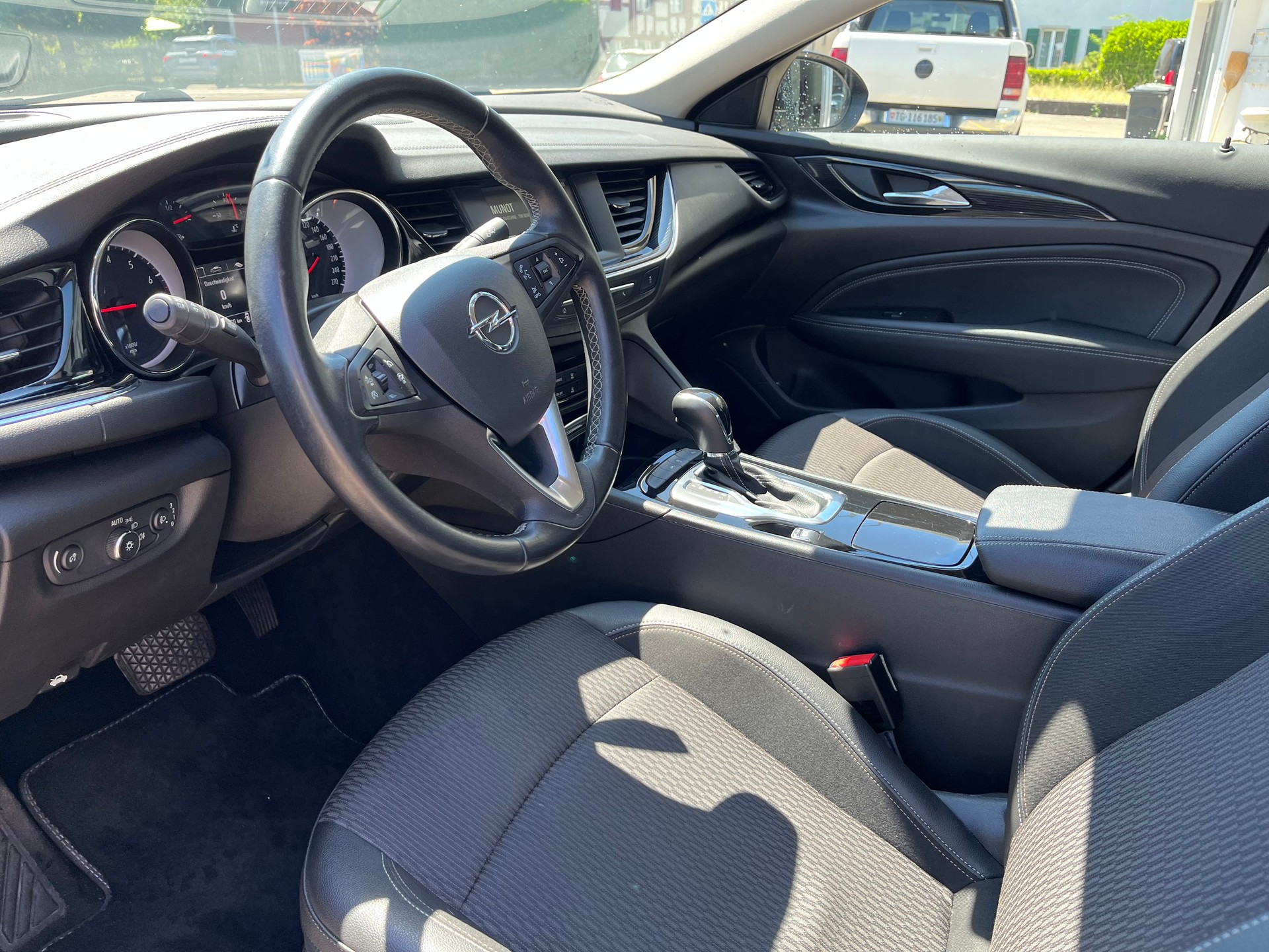 OPEL Insignia 1.5 T Grand Sport Automatic-image-6