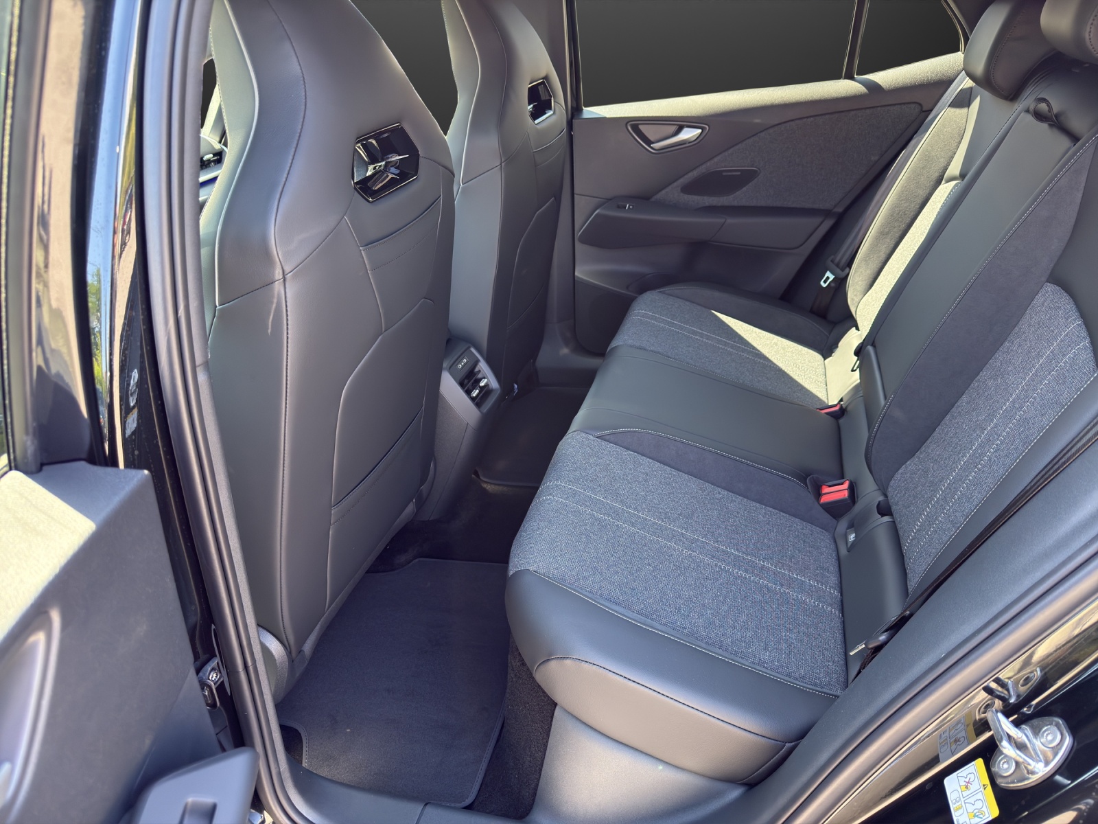 VW ID.3 Neo 79 kWh 231 PS Style-image-8
