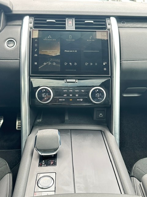 LAND ROVER Discovery 3.0D I6 300 R-Dynamic SE AWD Automatic-image-11