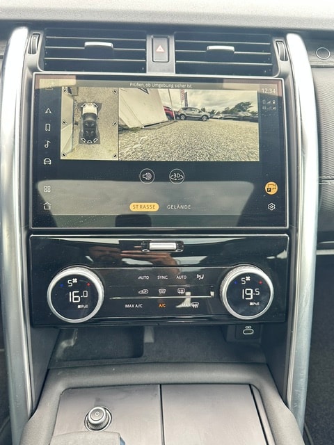 LAND ROVER Discovery 3.0D I6 300 R-Dynamic SE AWD Automatic-image-10