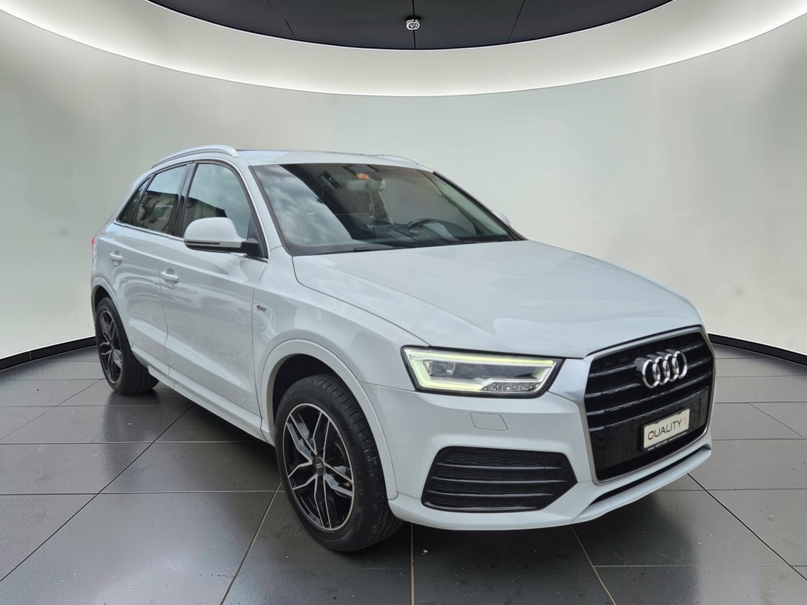 AUDI Q3 1.4 TFSI design S-tronic-image-2