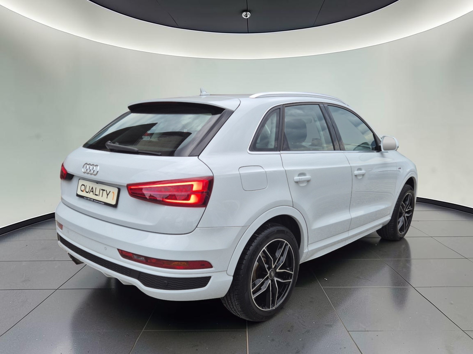 AUDI Q3 1.4 TFSI design S-tronic-image-4