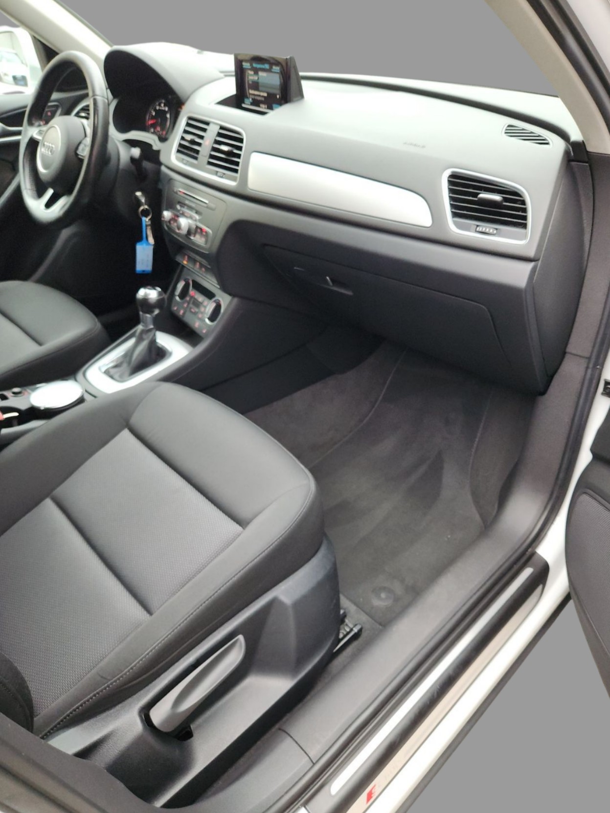 AUDI Q3 1.4 TFSI design S-tronic-image-15