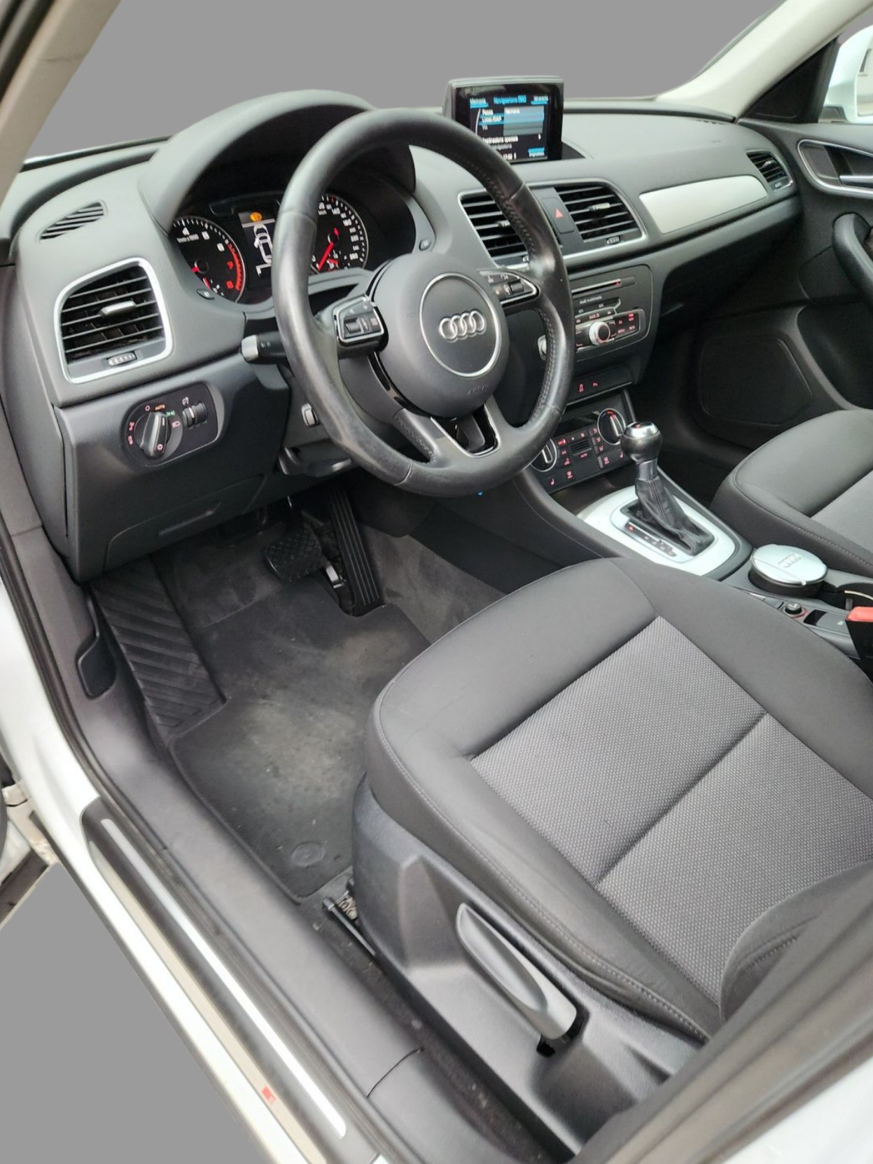 AUDI Q3 1.4 TFSI design S-tronic-image-12