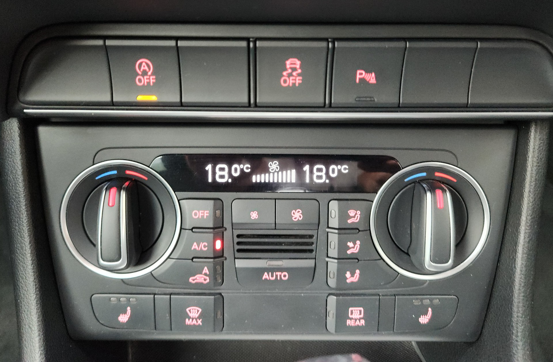 AUDI Q3 1.4 TFSI design S-tronic-image-11